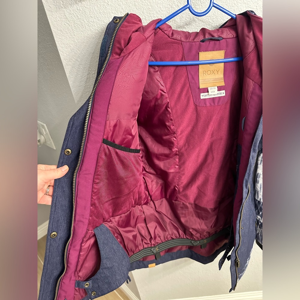 Roxy Snow Jacket - Picture 5 of 8